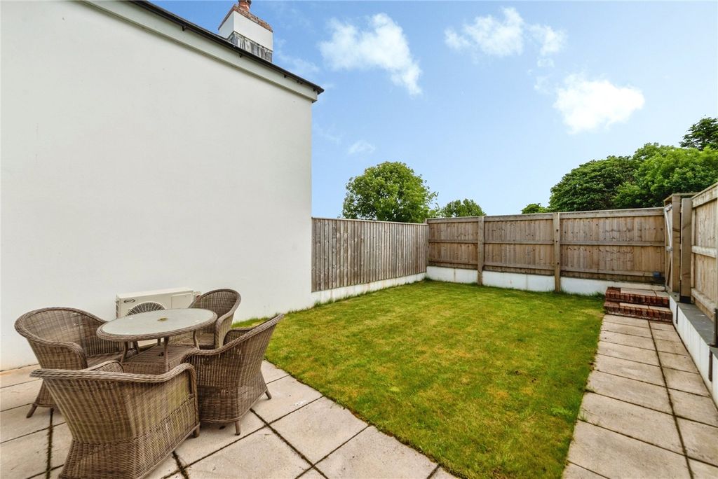 Property photo 3 of 21 Picture No. 30