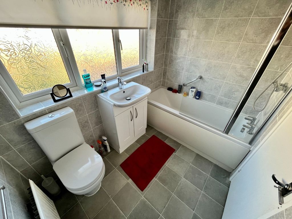 Property photo 3 of 13 4293652