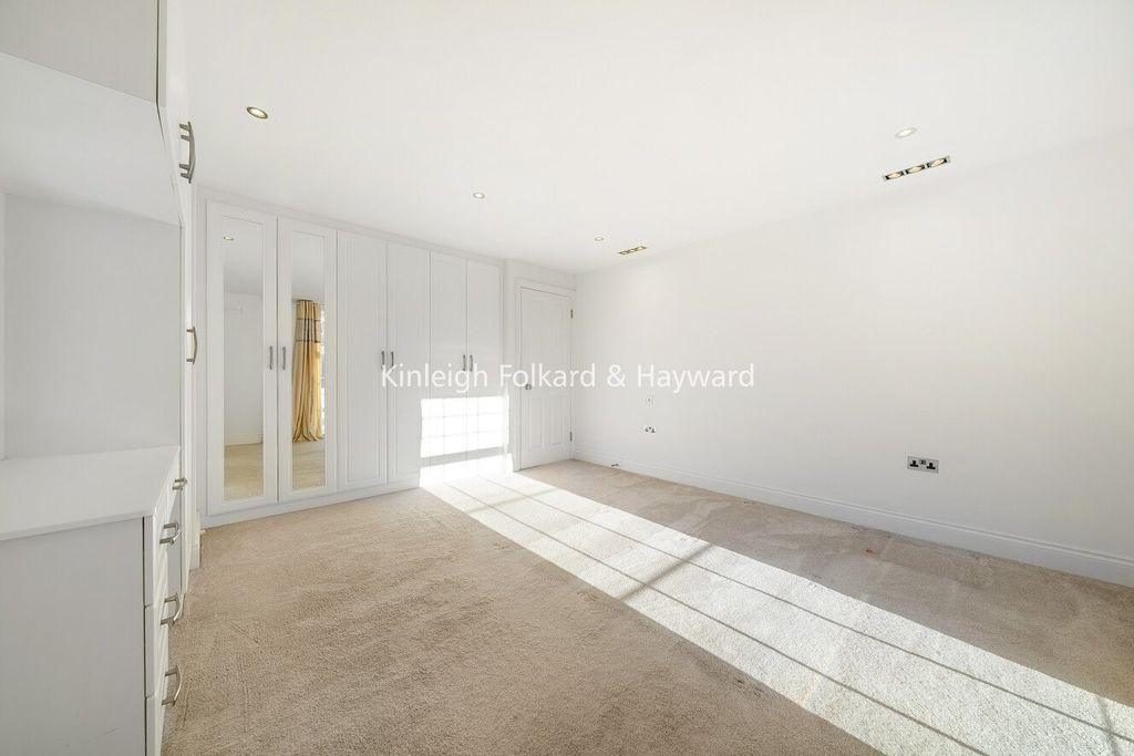 Property photo 3 of 20 Picture No. 02