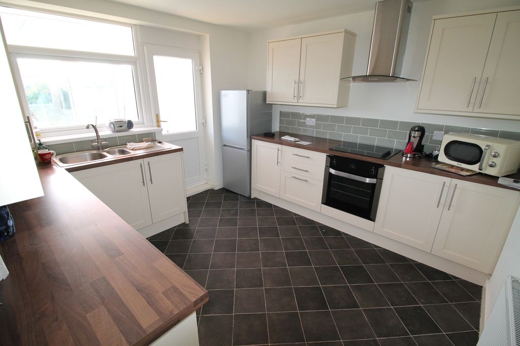 Property photo 3 of 17 Img_2683