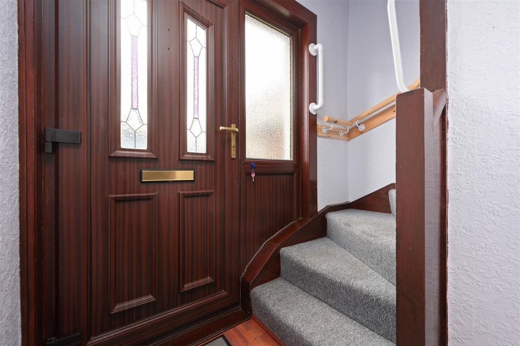 Property photo 2 of 26 52Centralroad004.Jpg