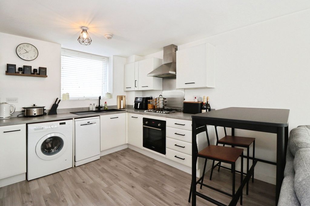 Property photo 3 of 15 Photo