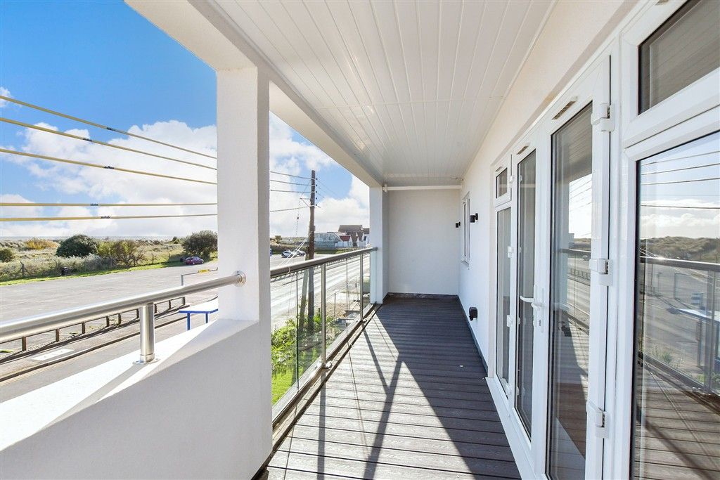 Property photo 2 of 14 Balcony / Terrace