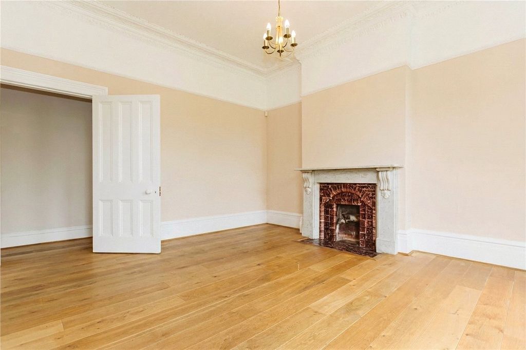 Property photo 2 of 25 Picture No. 33