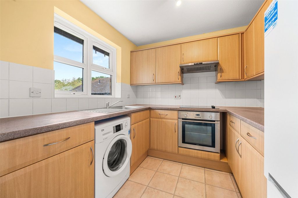 Property photo 2 of 9 Picture No. 10