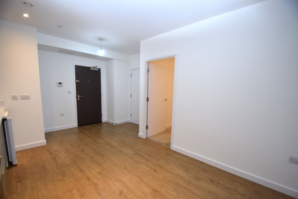 Property photo 3 of 6 Gallery