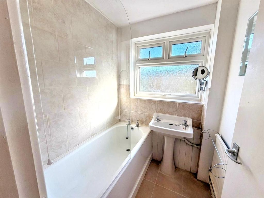 Property photo 3 of 14 5 (2).Jpg