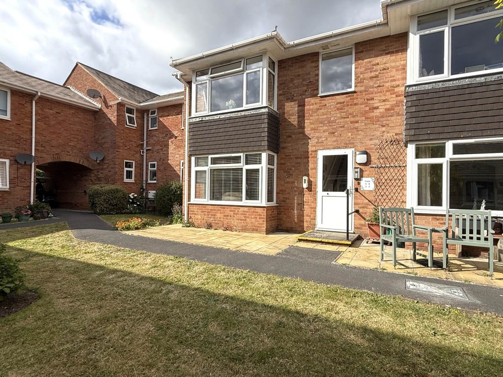 Property photo 1 of 11