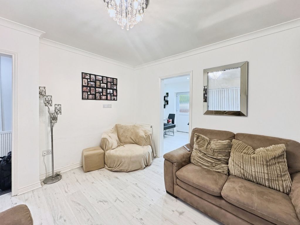 Property photo 2 of 11 Pbox-Img.Jpg