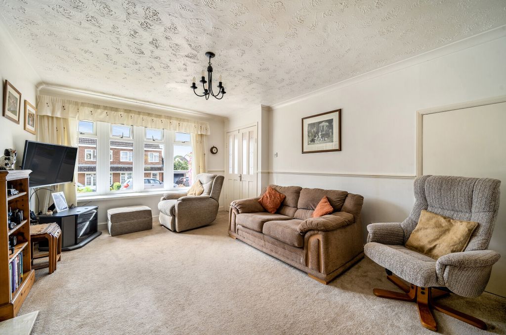 Property photo 2 of 16 Sitting Room