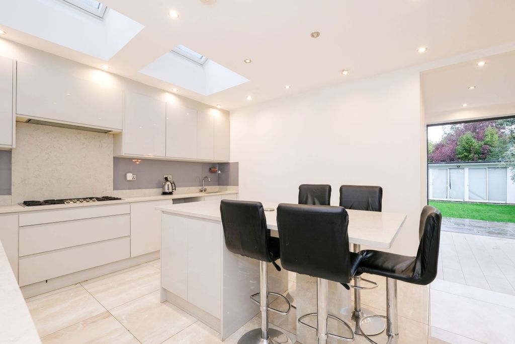 Property photo 2 of 36 1