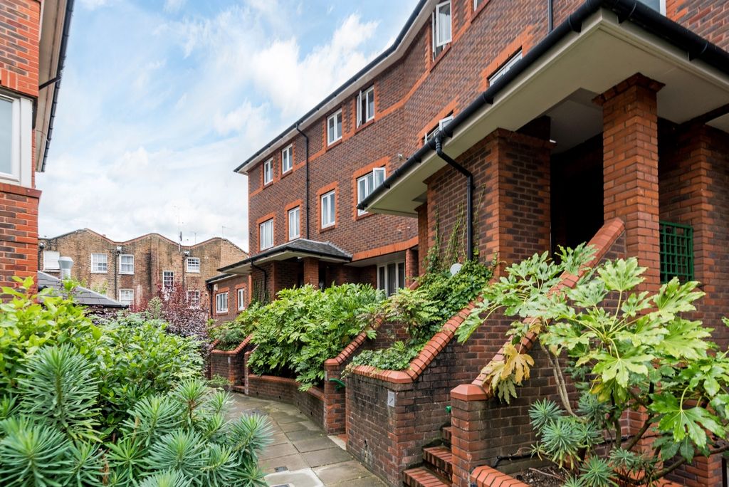 Property photo 2 of 7 External