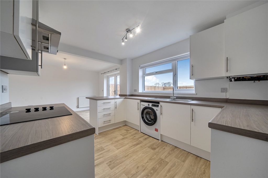 Property photo 2 of 43 Picture No. 03