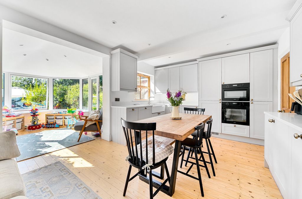 Property photo 3 of 13 1326668-20-687A7c...