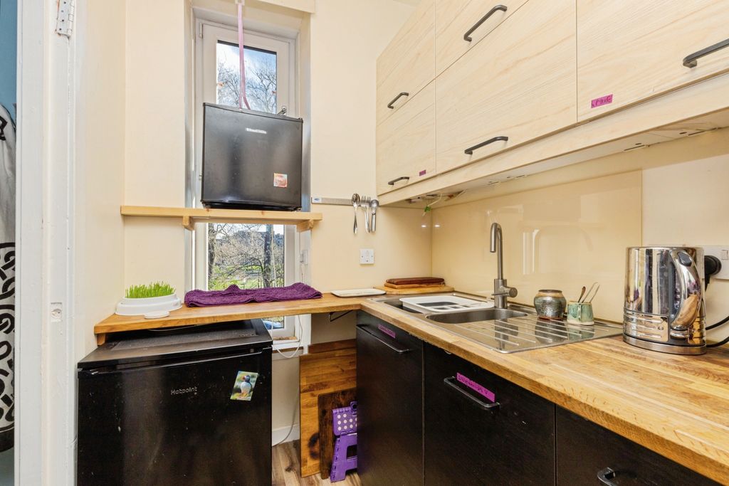 Property photo 3 of 15 Kitchen