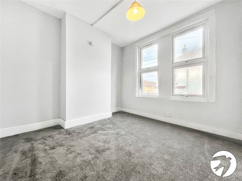 Property photo 2 of 10 Picture No. 11