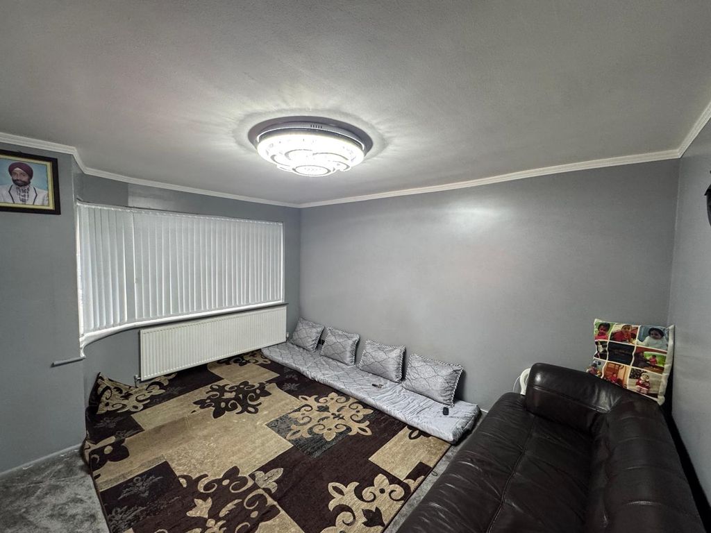 Property photo 3 of 27 Gallery