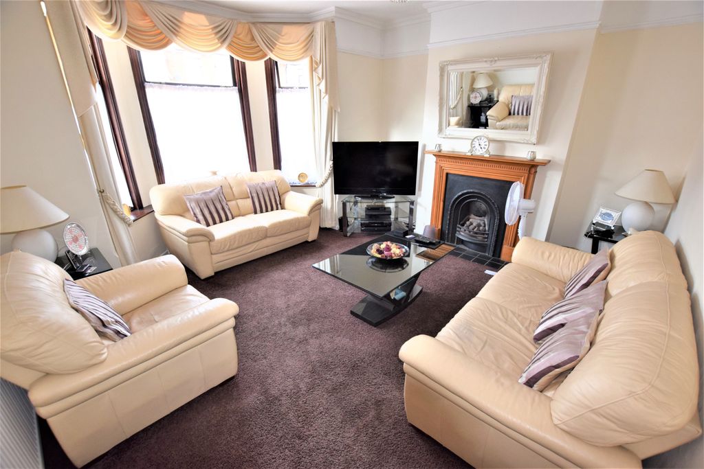 Property photo 2 of 16