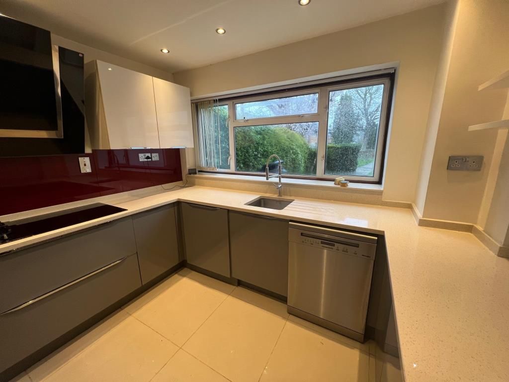 Property photo 2 of 14 Kitchen