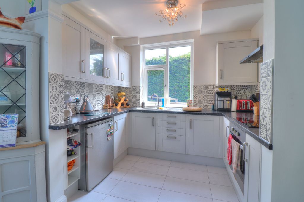 Property photo 3 of 17 Kitchen/Diner