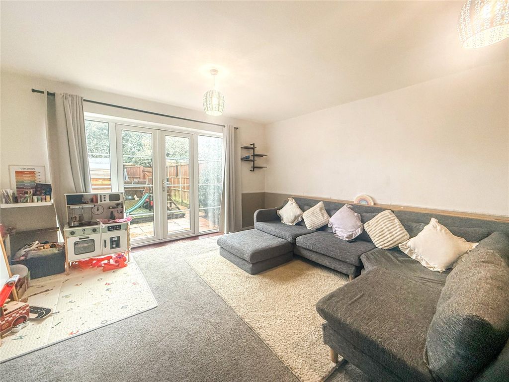 Property photo 2 of 11 Picture No. 21