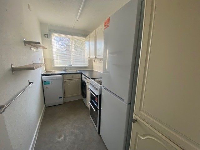 Property photo 2 of 6 Kitchen