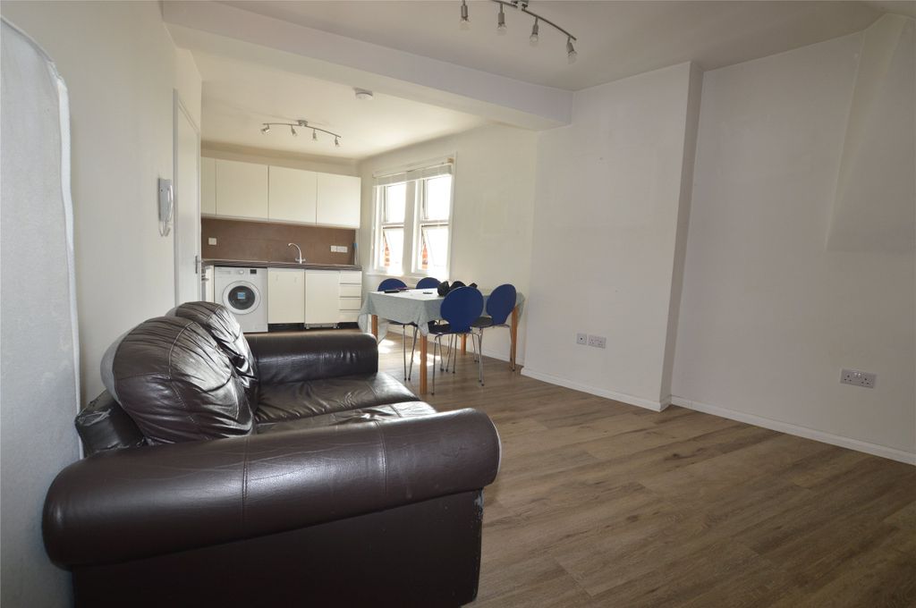 Property photo 3 of 7 Picture No. 54