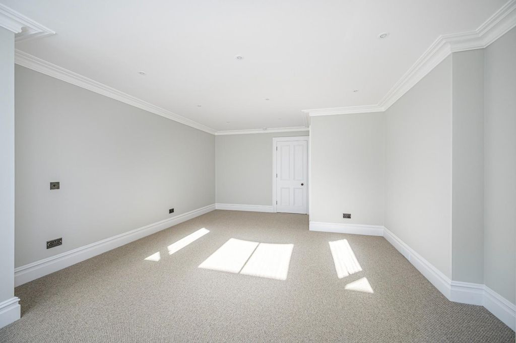 Additional image 10 of 2 bed flat for saleHoward Square, Seafront, Eastbourne BN21