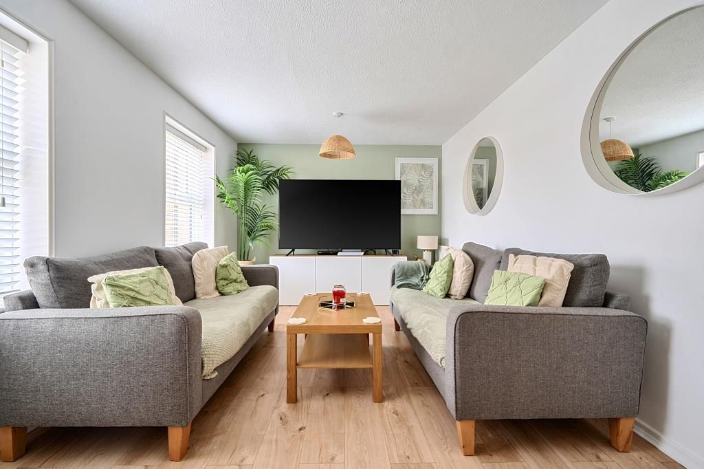 Property photo 2 of 20 Reception