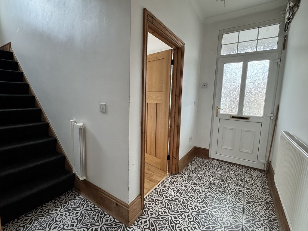 Property photo 2 of 22 Hallway