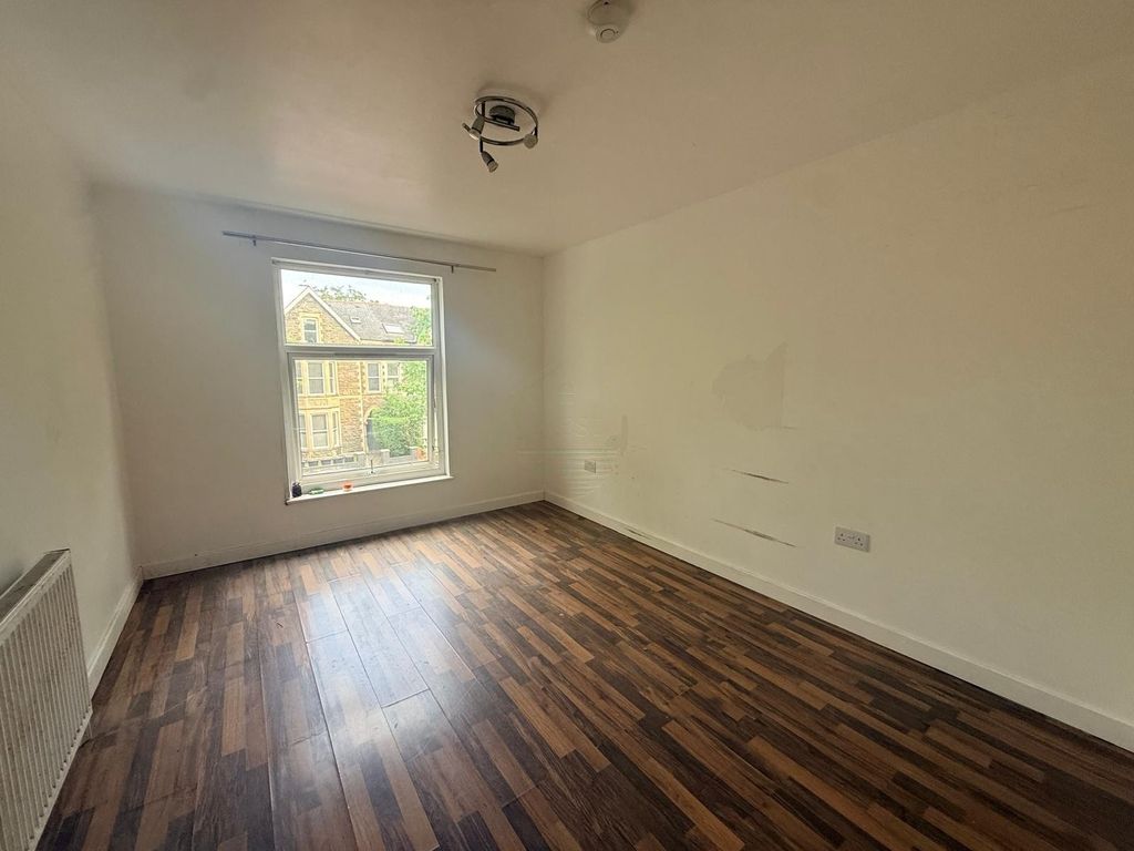Property photo 2 of 4