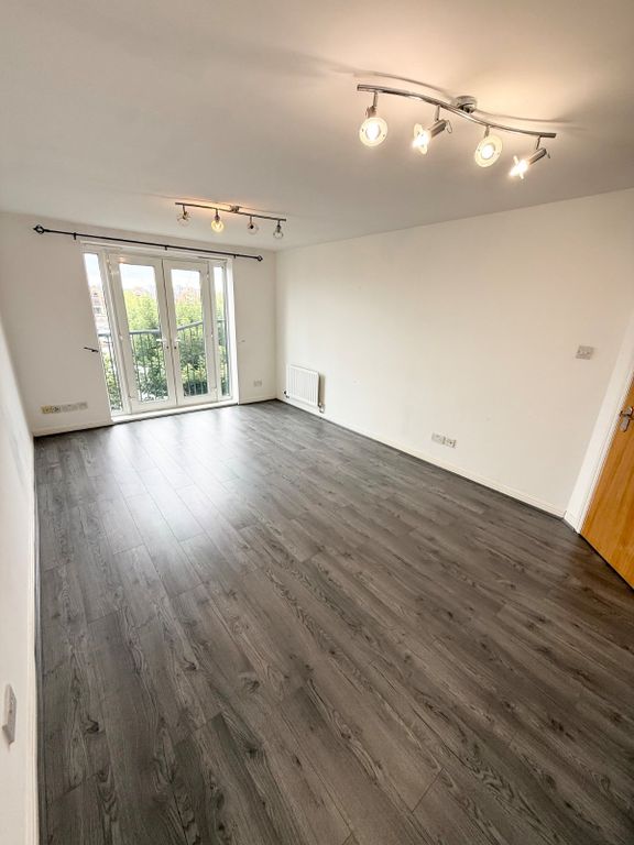 Property photo 3 of 11 Living Room