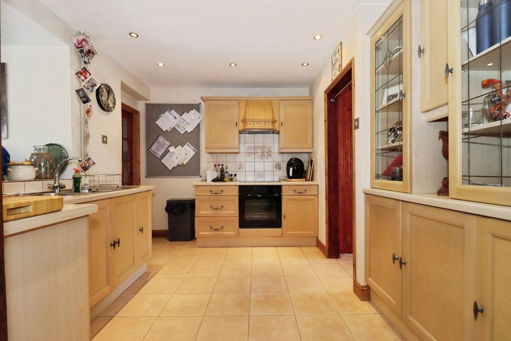 Property photo 3 of 20 Photo