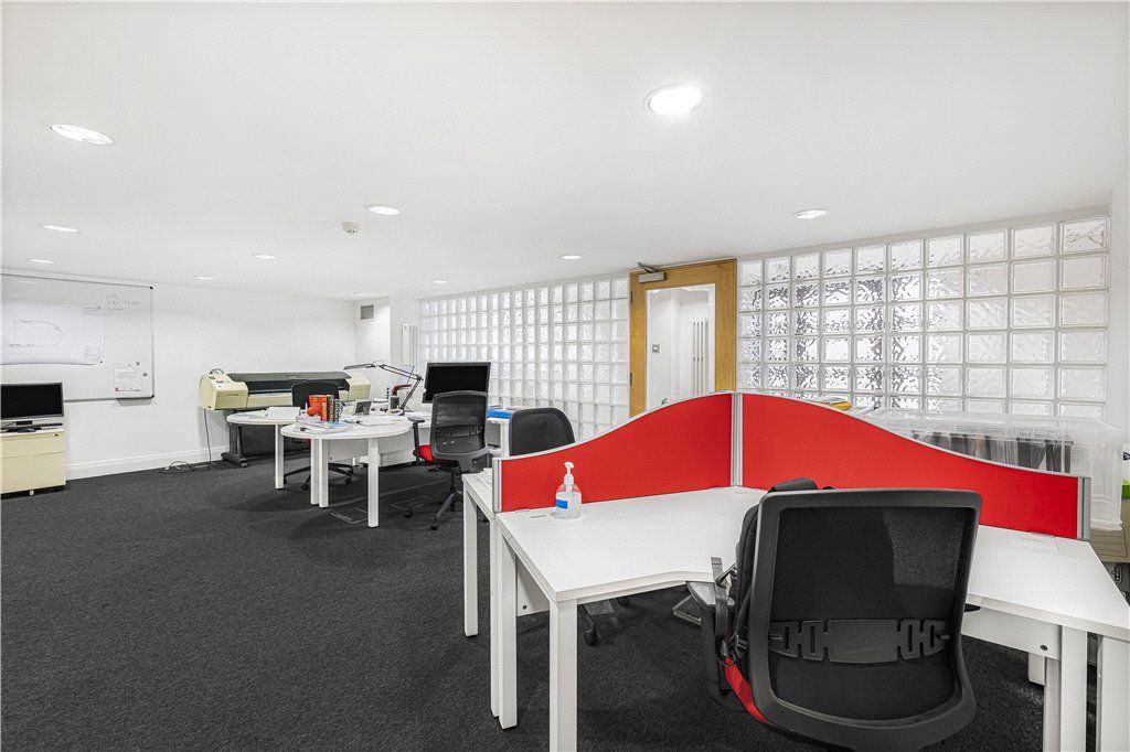 Property photo 2 of 15 Office Space