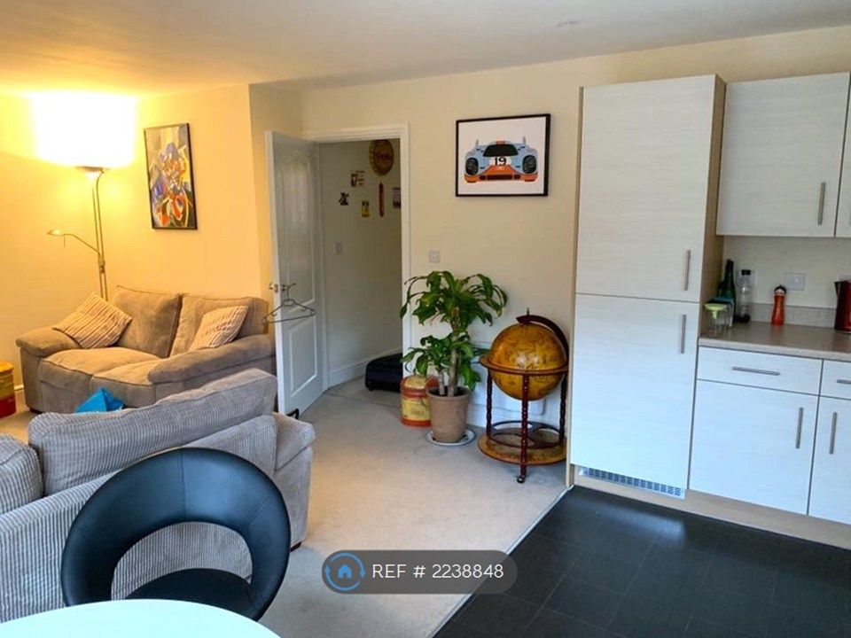Property photo 3 of 11 Living Room 2