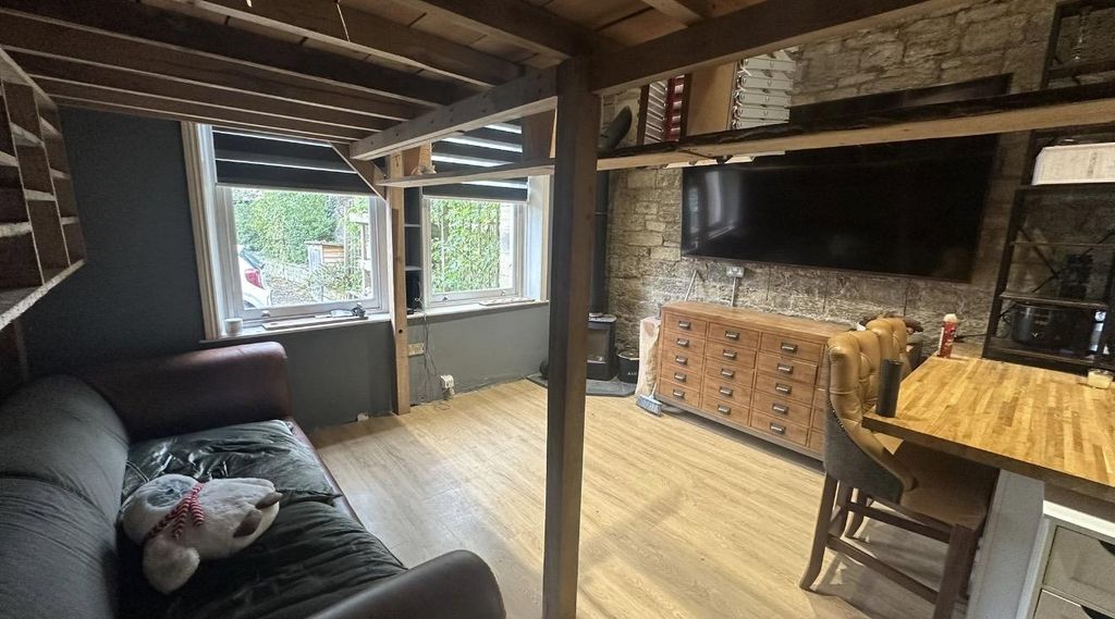 Property photo 3 of 8 Img_3944.Jpeg