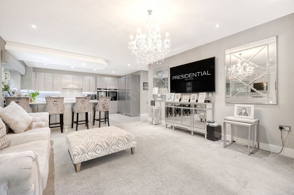 Property photo 2 of 29