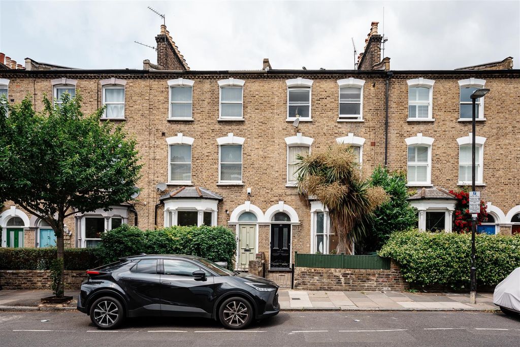 Property photo 1 of 13 Perth Rd-1.Jpg