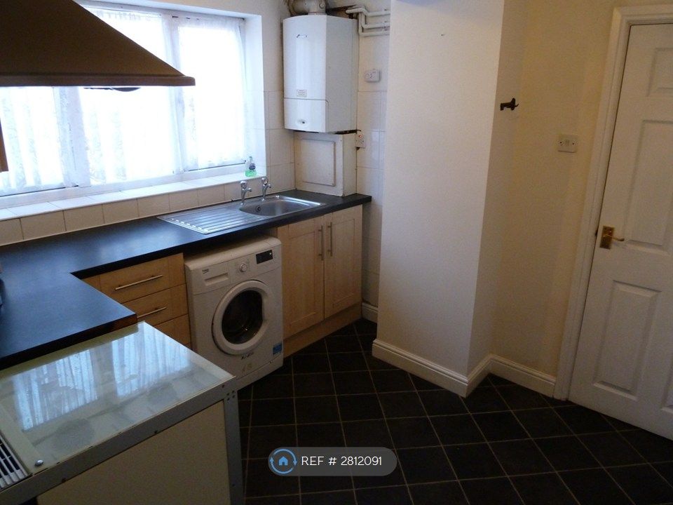 Property photo 2 of 10 Kitchen Area