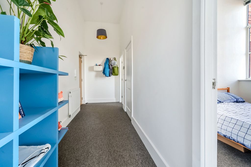 Property photo 3 of 9 Hallway