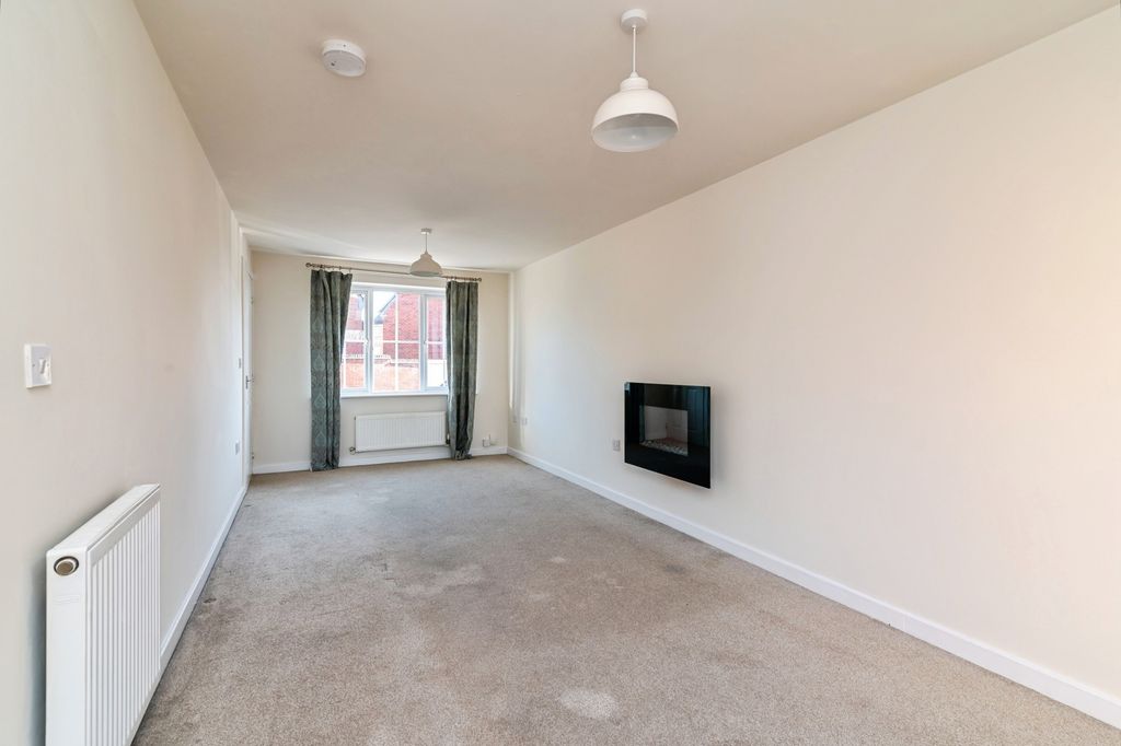 Property photo 3 of 17 Pbox-Img.Jpg