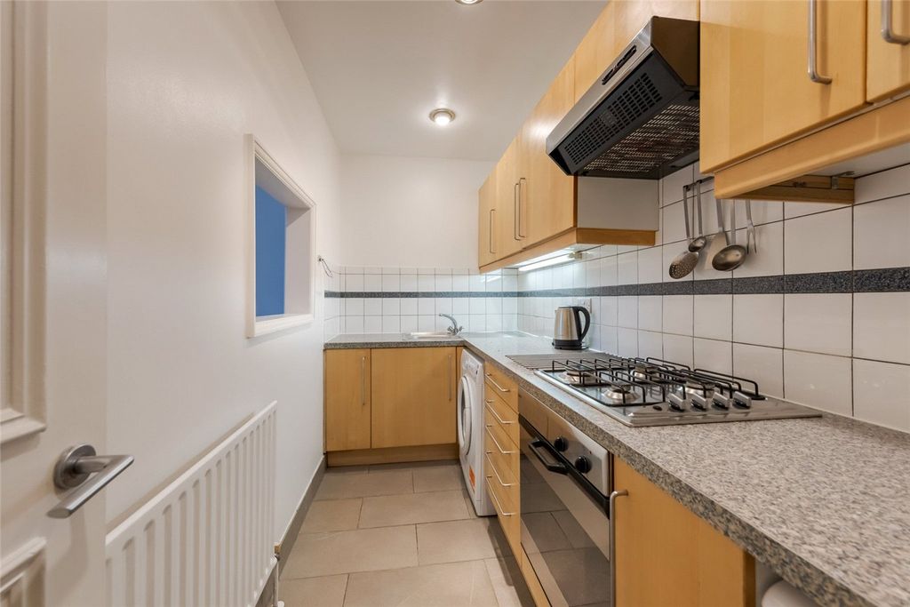 Property photo 2 of 6 Picture No. 35