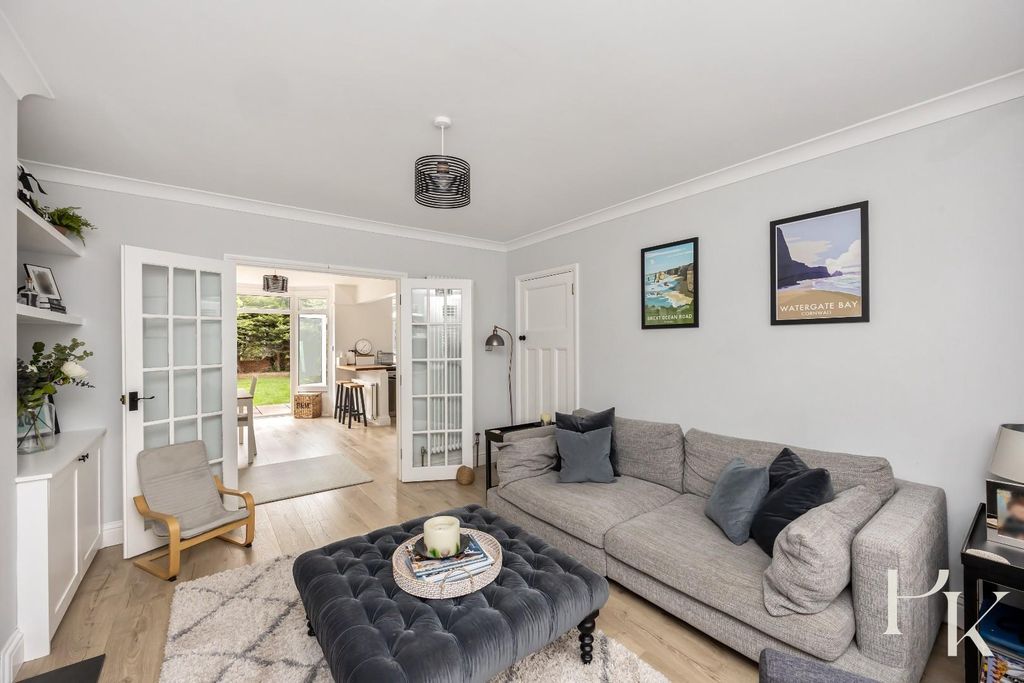 Property photo 2 of 19 Woodhouse Road, 32-020.Jpg