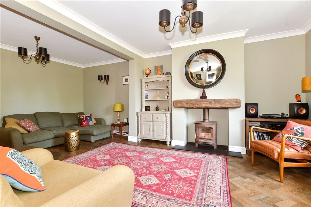 Property photo 3 of 10 Lounge