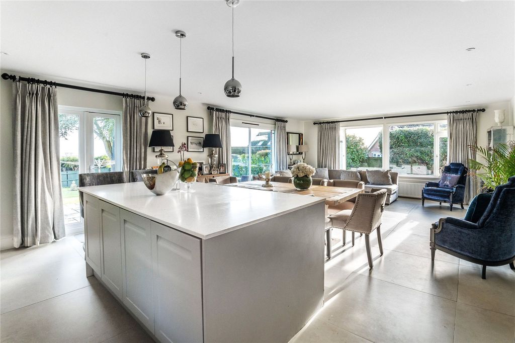 Property photo 2 of 17 Kitchen