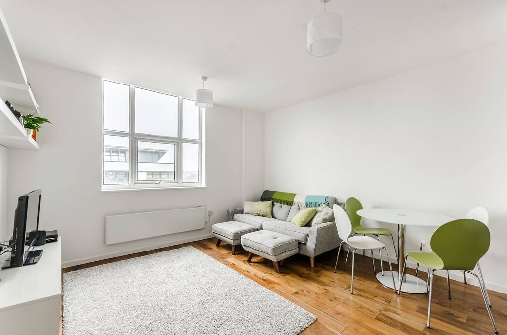 Property photo 1 of 6