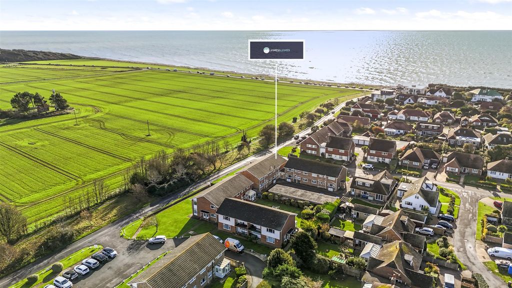 Property photo 2 of 21 7 St Hellier Court-003 Logo.Jpg