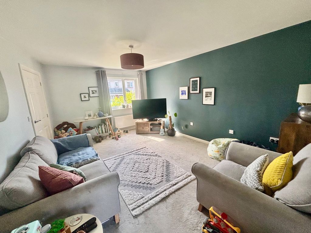 Property photo 3 of 21