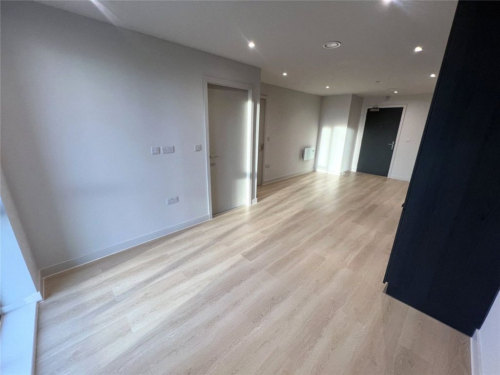 Property photo 2 of 27 Picture No. 02