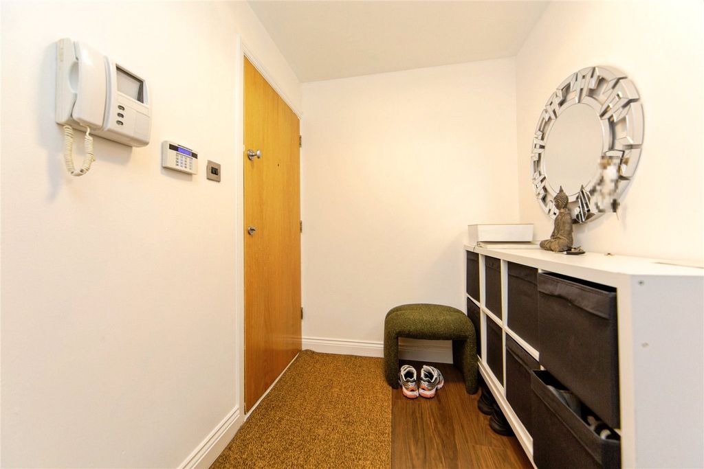 Property photo 2 of 20 Picture No. 12